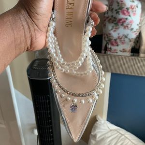 Clear, silver, and pearls size 7